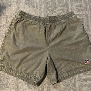 Men’s Nike Green Athletic Shorts | XL